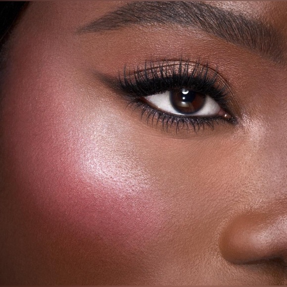 NEW RELEASE!! Charlotte Tilbury Mini Hollywood Blush & Glow Palette-NIB - Picture 7 of 13